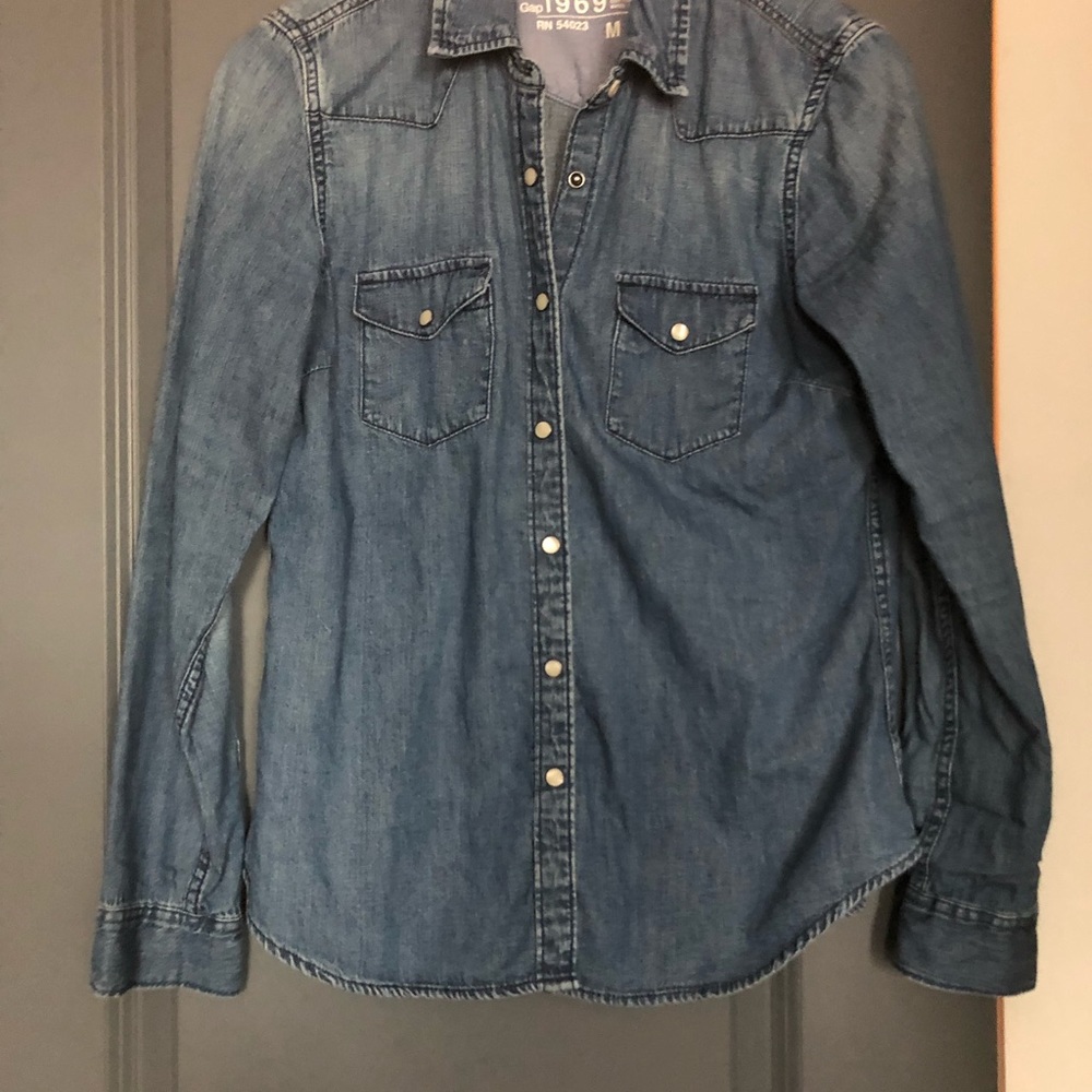 Gap Denim Chambray button up shirt sz m